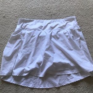 Women’s white tennis skirt!!